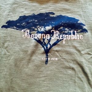 Banana Republic- Graphic T-shirt